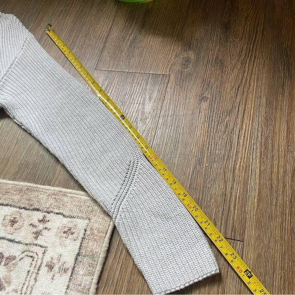 Cabi Chic Light Gray V-Neck Sweater - Picture 10 of 12